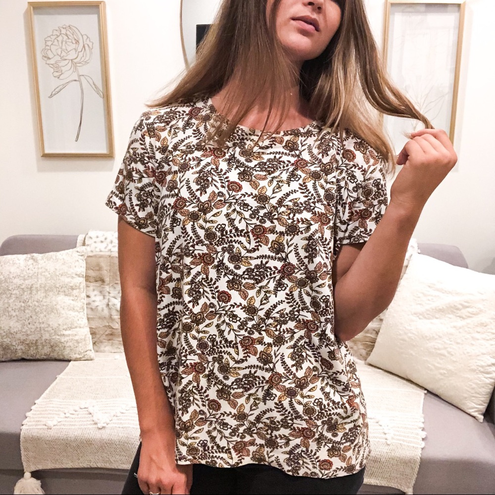 Karen Scott, Fall T Shirt , fits Medium /Large